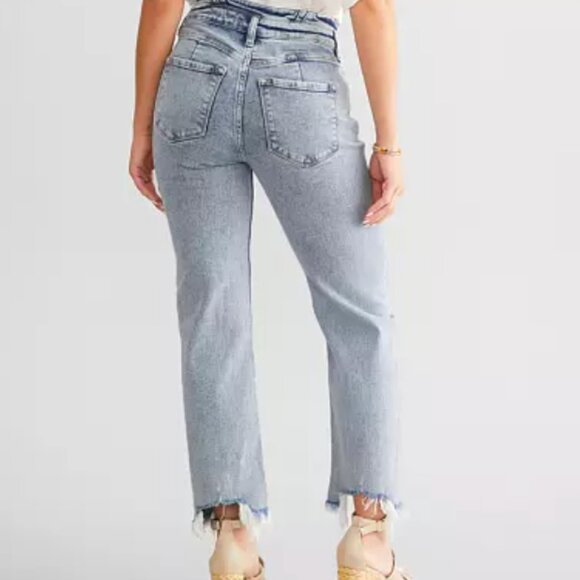 KanCan High Rise Cropped Straight Jean Size 30 - Picture 2 of 8